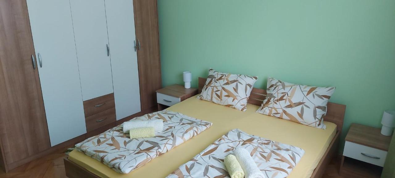 Apartman ,,Milica" Donji Milanovac Esterno foto