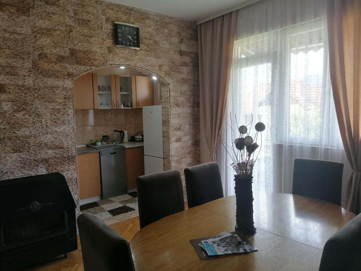 Apartman ,,Milica" Donji Milanovac Esterno foto